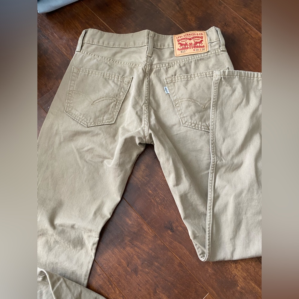 Levi’s khaki jeans